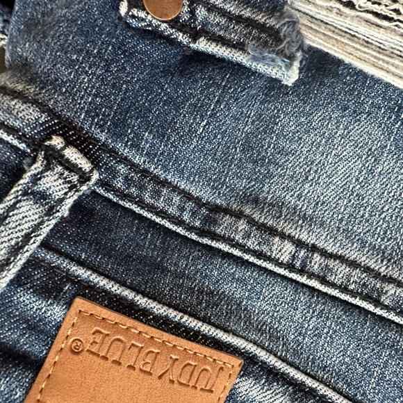 Judy Blue jeans - Picture 13 of 15